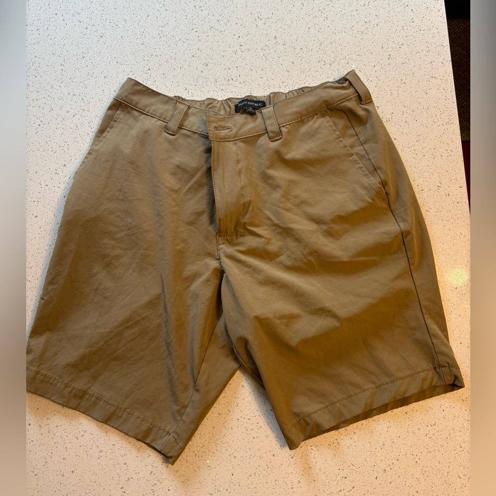 NWOT Men’s Banana Republic Shorts